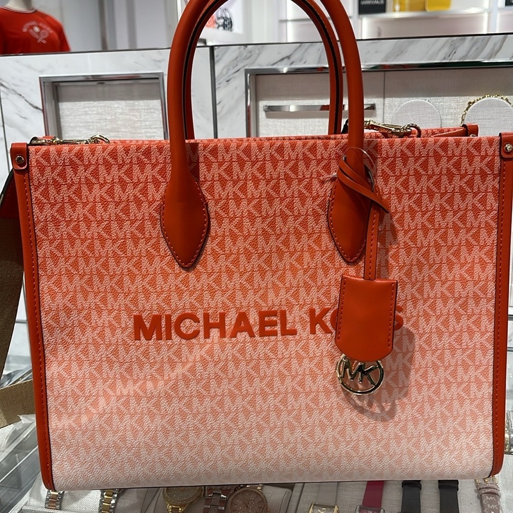 Michael Kors Mirella Medium Ombré Logo Tote Shoulder Bag
Red Clay
NWT - Picture 8 of 16